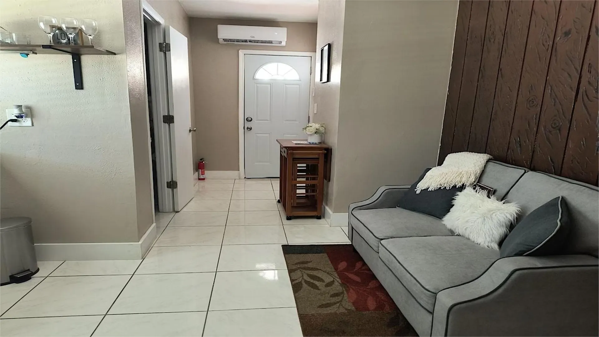 Green Castle Apartment In Tampa Near Airport And Busch Gardens